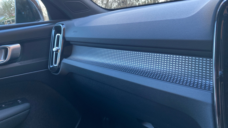 Volvo XC40 2.0 B3P Plus Dark 5dr Auto Petrol Estate